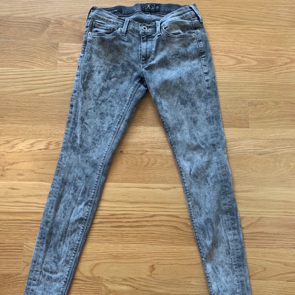 LUCKY SKINNY JEANS!